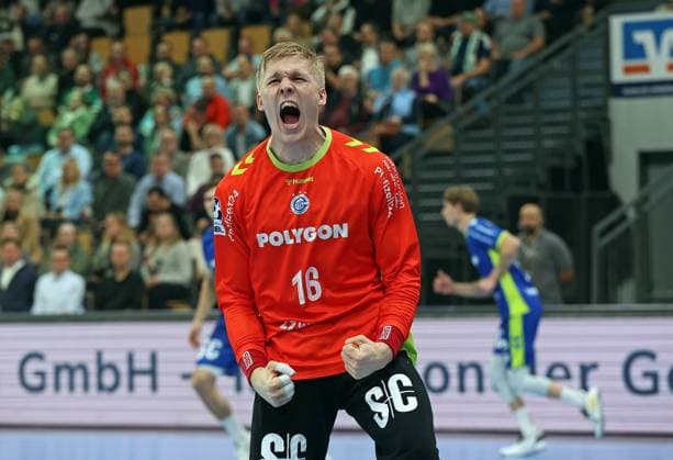 17 11 2025, xovx, Handball Daikin Handball Bundesliga, HSG Wetzlar VfL Gummersbach Jubel bei Bertram Obling VfL Gummersbach Wetzlar Buderus Arena Hessen Deutschland EN