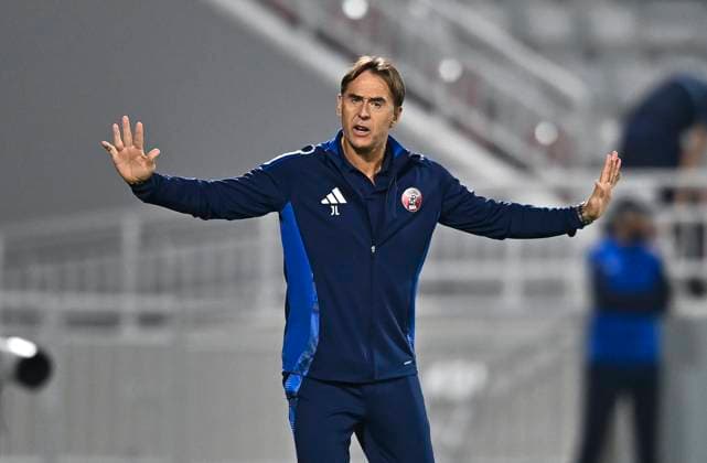 Qatar v Zimbabwe - International Friendly, Länderspiel, Nationalmannschaft Julen Lopetegue,head coach of Qatar reacts during the International Friendly match between Qatar and Zimbabwe at Abdullah bin Khalifa Stadium in Doha, Qatar, on November 17, 2025. DOHA Qatar Copyright: xNOUSHADxTHEKKAYILx