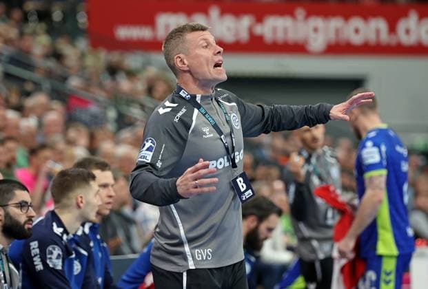 17 11 2025, xovx, Handball Daikin Handball Bundesliga, HSG Wetzlar VfL Gummersbach Coach Gudjon Valur Sigurdsson VfL Gummersbach Wetzlar Buderus Arena Hessen Germany EN