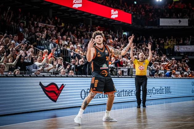 1 Basketball Bundesliga, easyCredit BBL, Season 2025 2026, Men, Cup quarter-finals, 17 11 2025, RASTA Vechta EWE Baskets Oldenburg Booker Coplin 30 RASTA Vechta shows emotions during the game Vechta RASTA Dome Lower Saxony Germany