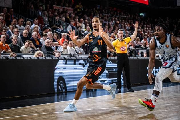 1 Basketball Bundesliga, easyCredit BBL, Season 2025 2026, Men, Cup quarter-finals, 17 11 2025, RASTA Vechta EWE Baskets Oldenburg Alonzo Verge 11 RASTA Vechta in action Vechta RASTA Dome Lower Saxony Germany