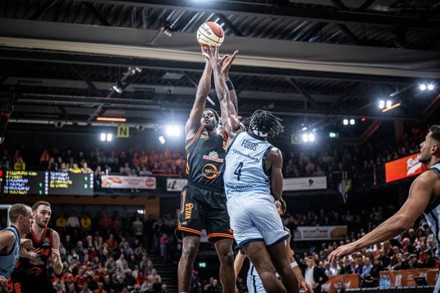 1 Basketball Bundesliga, easyCredit BBL, Season 2025 2026, Men, Cup quarter-finals, 17 11 2025, RASTA Vechta EWE Baskets Oldenburg TJ Bamba 5 RASTA Vechta at Jumpshot Vechta RASTA Dome Lower Saxony Germany