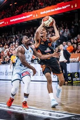 1 Basketball Bundesliga, easyCredit BBL, Season 2025 2026, Men, Cup quarter-finals, 17 11 2025, RASTA Vechta EWE Baskets Oldenburg Alonzo Verge 11 RASTA Vechta in action Vechta RASTA Dome Lower Saxony Germany