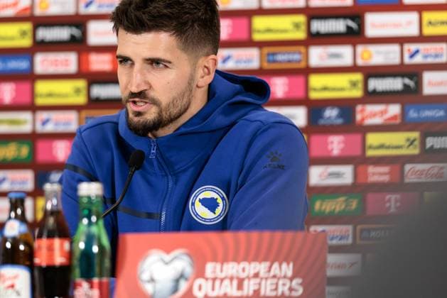 SOCCER - FIFA WC quali, AUT vs BIH VIENNA,AUSTRIA,17.NOV.25 - FIFA World Cup, WM, Weltmeisterschaft, Fussball 2026, European Qualifiers, group stage, OEFB international match, Länderspiel, Nationalmannschaft Austria vs Bosnia and Herzegovina, preview, press conference, PK, Pressekonferenz BIH. Image shows Nikola Vasilj (BIH). GEPAxpictures xArminxRauthner