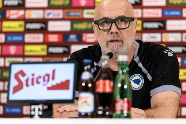 SOCCER - FIFA WC quali, AUT vs BIH VIENNA,AUSTRIA,17.NOV.25 - FIFA World Cup, WM, Weltmeisterschaft, Fussball 2026, European Qualifiers, group stage, OEFB international match, Länderspiel, Nationalmannschaft Austria vs Bosnia and Herzegovina, preview, press conference, PK, Pressekonferenz BIH. Image shows head coach Sergej Barbarez (BIH). GEPAxpictures xArminxRauthner
