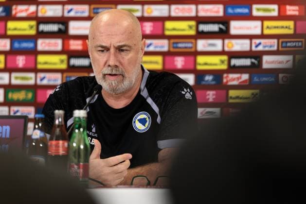 SOCCER - FIFA WC quali, AUT vs BIH VIENNA,AUSTRIA,17.NOV.25 - FIFA World Cup, WM, Weltmeisterschaft, Fussball 2026, European Qualifiers, group stage, OEFB international match, Länderspiel, Nationalmannschaft Austria vs Bosnia and Herzegovina, preview, press conference, PK, Pressekonferenz BIH. Image shows head coach Sergej Barbarez (BIH). GEPAxpictures xArminxRauthner