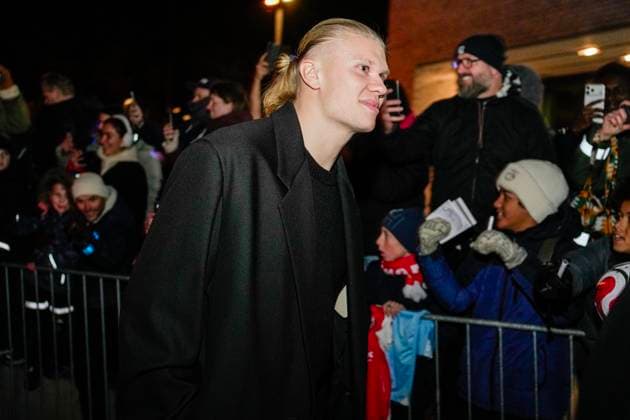 Folk festival after World Cup qualification Oslo 20251117 Erling Braut Haaland arrives at Carls pub to celebrate the World Cup qualification Photo Terje Bendiksby NTB Oslo Norway EDITORIAL USE ONLY RESTRICTED USE FOR BETTING COMPANIES  Copyright: xTerjexBendiksbyx xNTBx