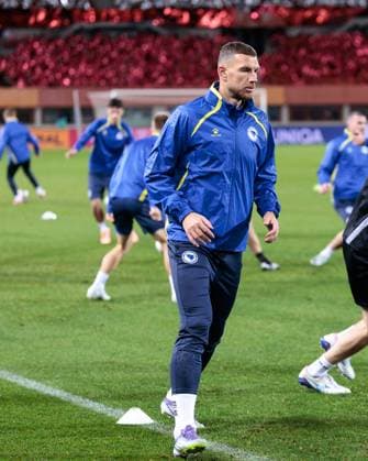 SOCCER - FIFA WC quali, AUT vs BIH VIENNA,AUSTRIA,17.NOV.25 - FIFA World Cup, WM, Weltmeisterschaft, Fussball 2026, European Qualifiers, group stage, OEFB international match, Länderspiel, Nationalmannschaft Austria vs Bosnia and Herzegovina, preview, training BIH. Image shows Edin Dzeko (BIH). GEPAxpictures xArminxRauthner