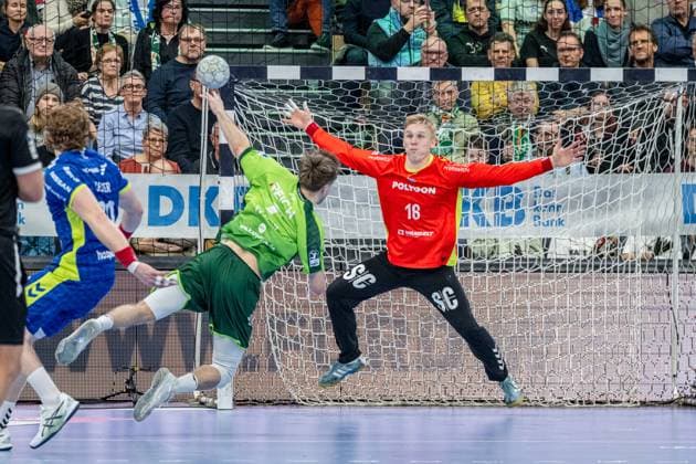 Handball Bundesliga HSG Wetzlar VfL Gummersbach, 17 11 25 Bertram Obling VfL Gummersbach, 16 , Niklas Theiß HSG Wetzlar, 9 Handball Bundesliga HSG Wetzlar VfL Gummersbach Wetzlar, 17 11 25 Copyright: xBEAUTIFULxSPORTS Roeczeyx
