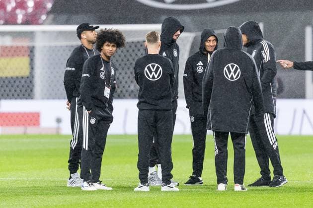 FIFA World Cup UEFA Qualifiers Germany Slovakia 17 11 2025 Pitch inspection Karim Adeyemi Germany, 14 FIFA World Cup UEFA Qualifiers Germany Slovakia Leipzig, Red Bull Arena, 17 11 2025 Copyright: xBEAUTIFULxSPORTS Wunderlx