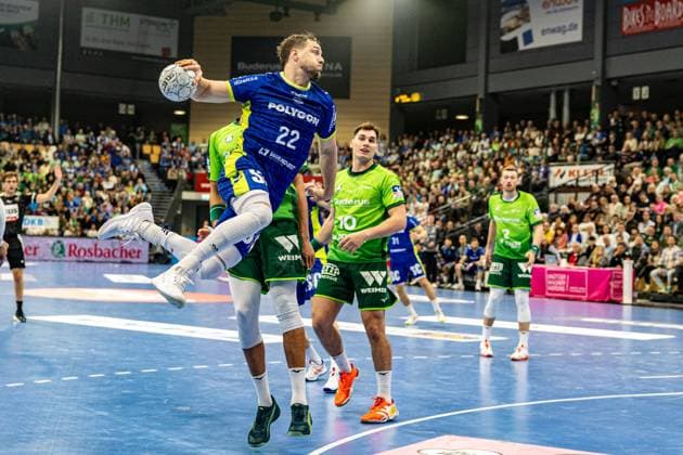 Kentin Mahe VfL Gummersbach, 22 vs Josip Simic HSG Wetzlar, 10 GER, HSG Wetzlar vs VfL Gummersbach, Handball, 1 Bundesliga Men, Matchday 12, Season 2025 2026, 17 11 2025 GER, HSG Wetzlar vs VfL Gummersbach, Handball, 1 Bundesliga Men, Matchday 12, Season 2025 2026, 17 11 2025 Wetzlar Copyright: xEibner-Pressefoto GerhardxWingenx EP_GWR