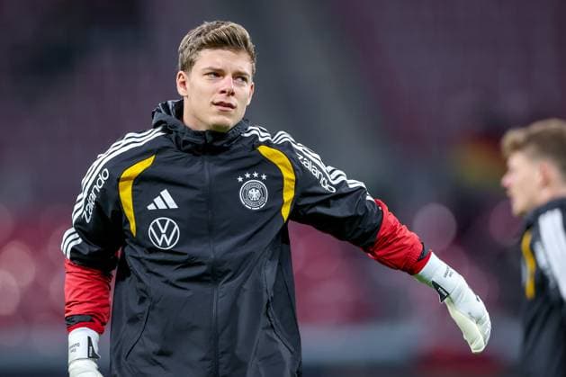 17 11 2025, Football, International match, World Cup Qualification Europe, Germany Slovakia, Red Bull Arena Leipzig , Matchday 10, Season 2025 2026 Goalkeeper Finn Dahmen GER 21 during warm-up training before the match Regulations prohibit any use of photographs as image sequences and or quasi video Sachsen Deutschland