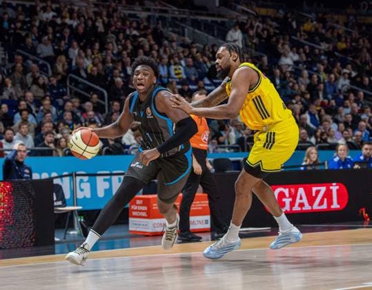 Basketball, Men, Season 2025 2026, BBL Cup Quarterfinals , Alba Berlin Science City Jena, v l Great Osobor Jena , J wan Roberts Alba , 17 11 2025, Copyright: xSebastianxRäppold MatthiasxKochx