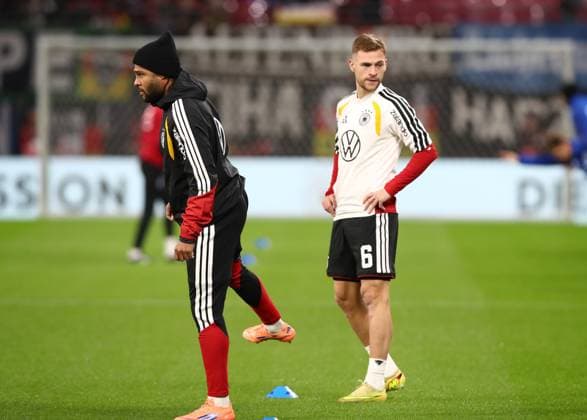 17 11 2025, xtgx, Football World Cup Qualification 2026, Germany Slovakia v l Serge Gnabry German National Football Team DFB , Joshua Kimmich German National Football Team DFB DFL DFB REGULATIONS PROHIBIT ANY USE OF PHOTOGRAPHS as IMAGE SEQUENCES and or QUASI VIDEO Leipzig