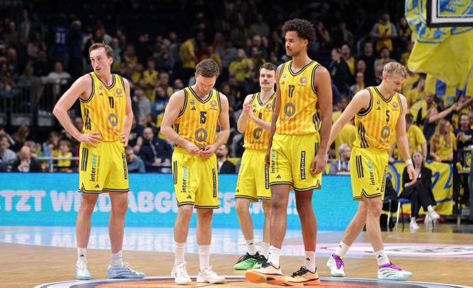 Moses Wood, Martin Hermannsson, Jonas Mattisseck, Norris Agbakoko, Sam Griesel, Alba team dissatisfied Sport Basketball BBL Cup Mens Quarterfinals Season 2025 2026 17 11 2025 ALBA Berlin vs Science City Jena