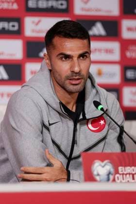 Spain V Turkiye - FIFA World Cup, WM, Weltmeisterschaft, Fussball 2026 Qualifier Zeki Celik of Turkiye attends a press conference, PK, Pressekonferenz during the FIFA World Cup 2026 Qualifier match between Spain and Turkiye at La Cartuja Stadium in Seville, Spain, on November 17, 2025. Seville Spain  Copyright: xJosexLuisxContrerasx originalFilename:joseluiscontreras-spainvtu251117_npYYa.jpg
