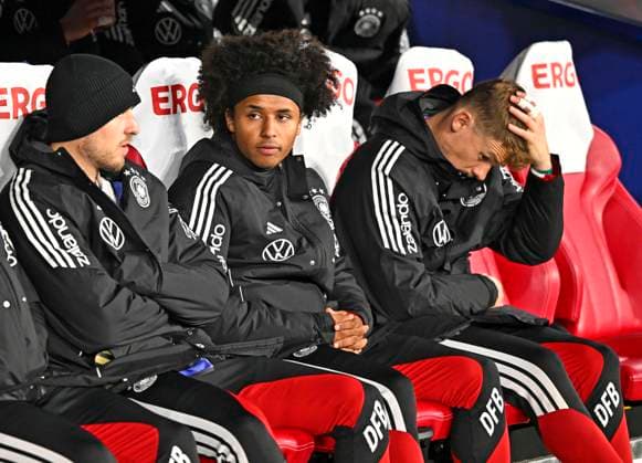 17 11 2025, Football World Cup Qualification Europe 2025 26, Matchday 10, Germany Slovakia, at the Red Bull Arena Leipzig Germany Karim Adeyemi Germany on the substitutes bench