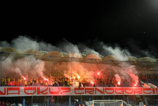 Podgorica, Montenegro, 171125. City Stadium. Football match of the 10th round of Group L of the European qualifiers for the FIFA World Cup, WM, Weltmeisterschaft, Fussball 2026, Montenegro - Croatia. In the photo: celebration of Montenegrin fans. Photo: Tom Dubravec CROPIX Split CROATIA Copyright: xxTomxDubravecx crna_gora_hrvatska9-171125