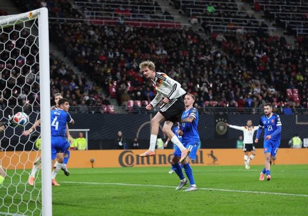 17 11 2025, xtgx, Football World Cup Qualification 2026, Germany Slovakia v l Nick Woltermade German National Football Team DFB Goal scored, scored the goal to 1 0 DFL DFB REGULATIONS PROHIBIT ANY USE OF PHOTOGRAPHS as IMAGE SEQUENCES and or QUASI VIDEO Leipzig