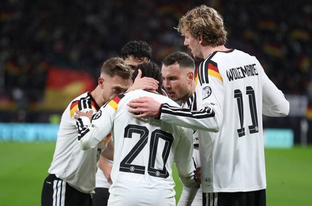 17 11 2025, xtgx, Football World Cup Qualification 2026, Germany Slovakia v l Nick Woltermade German Football National Team DFB , Serge Gnabry German Football National Team DFB , celebrate the goal, Der Torjubel zum 2 0 DFL DFB REGULATIONS PROHIBIT ANY USE OF PHOTOGRAPHS as IMAGE SEQUENCES and or QUASI VIDEO Leipzig