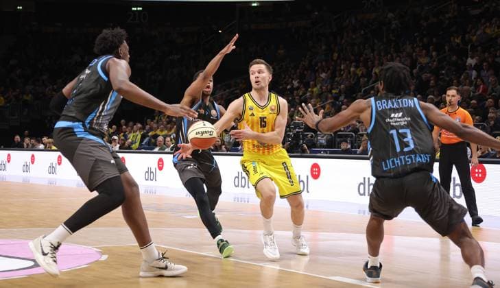 Great Osobor, Chris Carter, Martin Hermannsson on the ball, Keith Braxton JR Sport Basketball BBL Cup Mens Quarterfinals Season 2025 2026 17 11 2025 ALBA Berlin vs Science City Jena