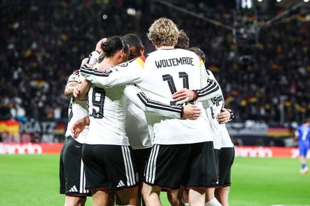 Sport, Football, UEFA European Qualifiers World Cup Qualifiers Europe Group A 10 Matchday Germany Slovakia 17 11 2025, Red Bull Arena Goal celebration Germany after the goal to 3 0 by Leroy Sane Germany, 19 the players are happy Leipzig Red Bull Arena Saxony Germany