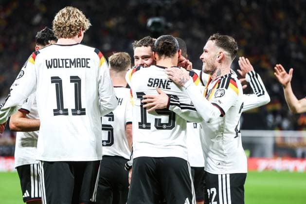 Sport, Football, UEFA European Qualifiers World Cup Qualifiers Europe Group A 10 Matchday Germany Slovakia 17 11 2025, Red Bull Arena Goal celebration Germany after the goal to 3 0 by Leroy Sane Germany, 19 the players are happy Leipzig Red Bull Arena Saxony Germany