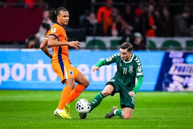 World Cup qualification: The Netherlands v Lithuania Amsterdam - Nathan Ake of The Netherlands, Gratas Sirgedas of Lithuania during the qualification match for the World Cup 2026. The match is set between The Netherlands and Lithuania at Johan Cruyff Arena on 17 November 2025 in Amsterdam, The Netherlands. (VK Sportphoto Yannick Verhoeven) Copyright: xYannickxVerhoevenx