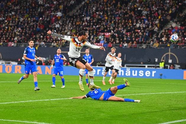 Goal Leroy SANE GER to 4 0, Action Goal kick against David HANCKO SVK Soccer international, World Cup Qualification Group A Matchday 06, Germany GER Slovakia SVK on 17 11 2025, RED BULL ARENA