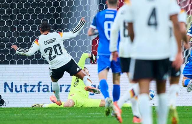 Serge Gnabry of Germany scores, shoots goal , Tor, Treffer, Torschuss, 2-0 in the FIFA World Cup, WM, Weltmeisterschaft, Fussball 2026 qualifier match GERMANY - SLOVAKIA in Season 2025 2026 at November 17, 2025 in Leipzig, Germany.