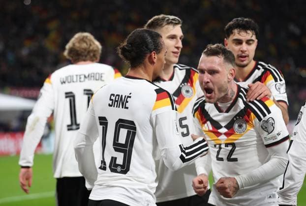 17 11 2025, xtgx, Football World Cup Qualification 2026, Germany Slovakia v l Martin Dubravka Slovakia , Leroy Sane Deutsche Fussball Nationalmannschaft DFB celebrate the goal, Der Torjubel zum 4 0 DFL DFB REGULATIONS PROHIBIT ANY USE OF PHOTOGRAPHS as IMAGE SEQUENCES and or QUASI VIDEO Leipzig
