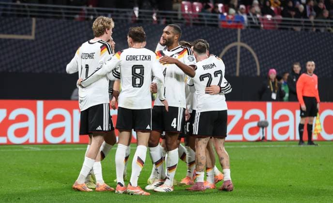 17 11 2025, xtgx, Football World Cup Qualification 2026, Germany Slovakia v l Martin Dubravka Slovakia , Leroy Sane Deutsche Fussball Nationalmannschaft DFB celebrate the goal, Der Torjubel zum 4 0 DFL DFB REGULATIONS PROHIBIT ANY USE OF PHOTOGRAPHS as IMAGE SEQUENCES and or QUASI VIDEO Leipzig