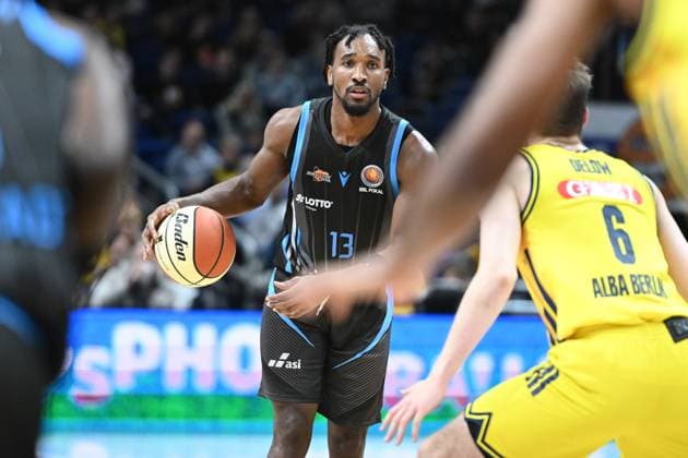 Keith Lee Braxton JR Science City Jena, 13 GER, Alba Berlin vs Science City Jena, Basketball, BBL Pokal, 2025 2026 season, quarter-finals, 17 11 2025 GER, Alba Berlin vs Science City Jena, Basketball, BBL Pokal, 2025 2026 season, quarter-finals, 17 11 2025 Berlin Copyright: xEibner-Pressefoto RyanxSleimanx EP_RSN