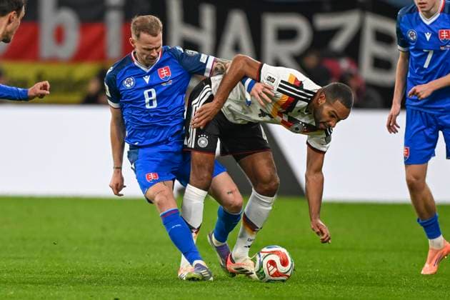 Ondrj Duda Slovakia 8 Jonathan Tah Germany 4 17 11 2025 Soccer World Cup Qualification Germany vs. Slovakia, Red Bull Arena, Leipzig, Copyright: xpepphotox xHorstxMauelshagenx pep00321, pep_20251117_hm_200493