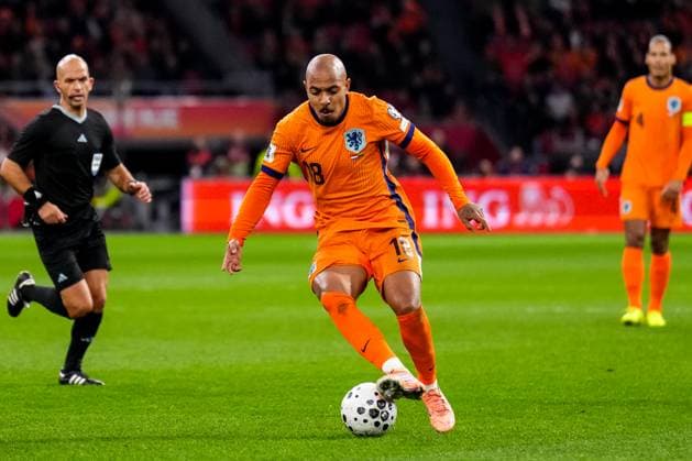 AMSTERDAM, NETHERLANDS - NOVEMBER 17: Donyell Malen of Netherlands dribbles with the ball during the FIFA World Cup, WM, Weltmeisterschaft, Fussball 2026 qualifier match between Netherlands and Lithuania at Johan Cruijff Arena on November 17, 2025 in Amsterdam, Netherlands. (Photo by Rene Nijhuis) SPO  Copyright: xRenexNijhuis