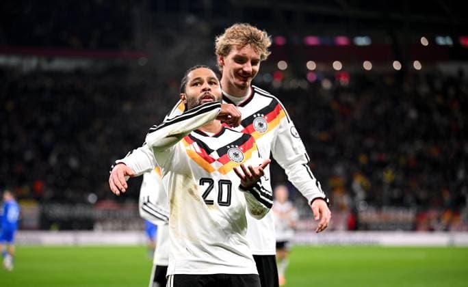 Soccer International Qualification World Cup 2026 in Leipzig Group A 6 Matchday Germany Slovakia 17 11 2025 CHEERS Germany v li , Serge Gnabry after the goal to 2 0, with Nick Woltemde