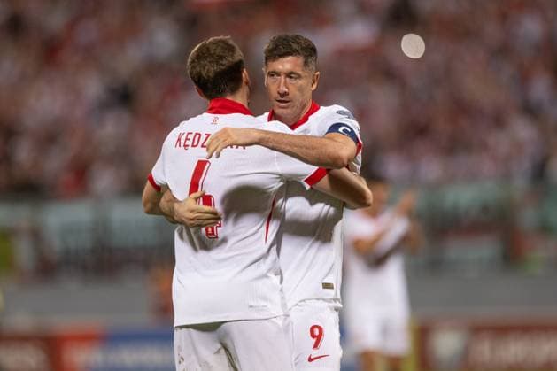 2025.11.17 Malta Pilka nozna Kwalifikacje Mistrzostw Swiata 2026 Malta - Polska N z Robert Lewandowski gol bramka radosc, Tomasz Kedziora Foto Marcin Karczewski PressFocus 2025.11.17 Malta Football - FIFA World Cup, WM, Weltmeisterschaft, Fussball 2026 Qualifying round Malta - Poland Robert Lewandowski gol bramka radosc, Tomasz Kedziora Credit: Marcin Karczewski PressFocus NEWSPIX.PL --- newspix.pl 