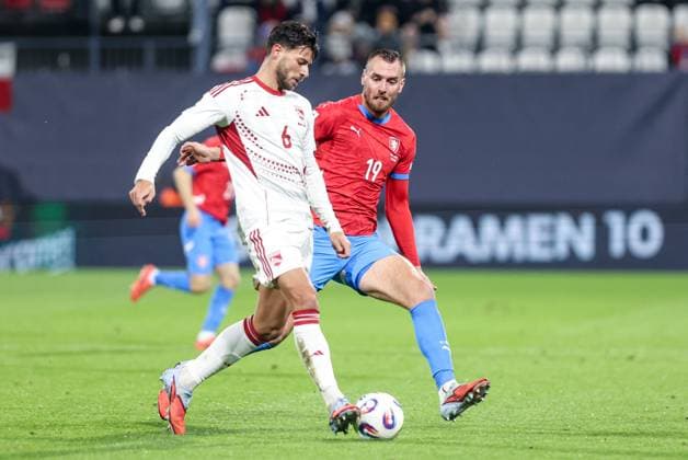 17.11.2025, Olomouc Pilka nozna Eliminacje Mistrzostw Swiata 2026 mecz 8 : Czechy - Gibraltar - Football 2026 FIFA World Cup, WM, Weltmeisterschaft, Fussball qualifiers round Match 8 : Czech Republic - Gibraltar Nz. Bernardo Lopes Tomas Chory Fot. Michal Chwieduk Arena Akcji NEWSPIX.PL --- newspix.pl 