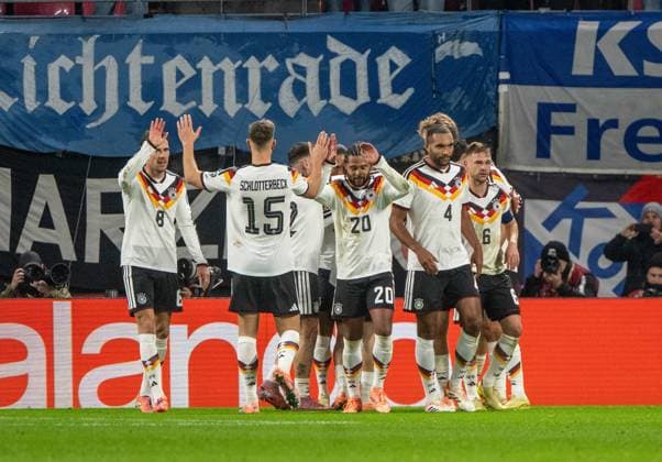 Football, Men, Season 2025 26, World Cup Qualification Group A, Matchday 10 in Leipzig, Germany Slovakia, f l Leon Goretzka Germany , Nico Schlotterbeck Germany , Serge Gnabry Germany , Jonathan Tah Germany , Joshua Kimmich Germany , Cheering after scoring 3 0, 17 11 2025, Copyright: xMatthiasxKochx