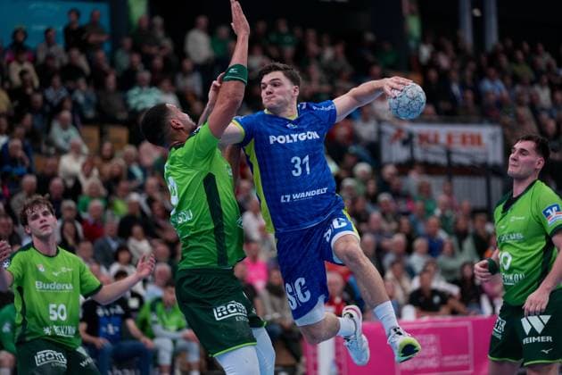 Kay Smits ( 31 Gummersbach ) Philipp Ahouansou ( 19 Wetzlar ) during the Daikin Handball-Bundesliga match between HSG Wetzlar and VfL Gummersbach at Buderus Arena Wetzlar. Copyright: xJuliaxKneisslx xSPPx Sportspressphoto_SPR63497