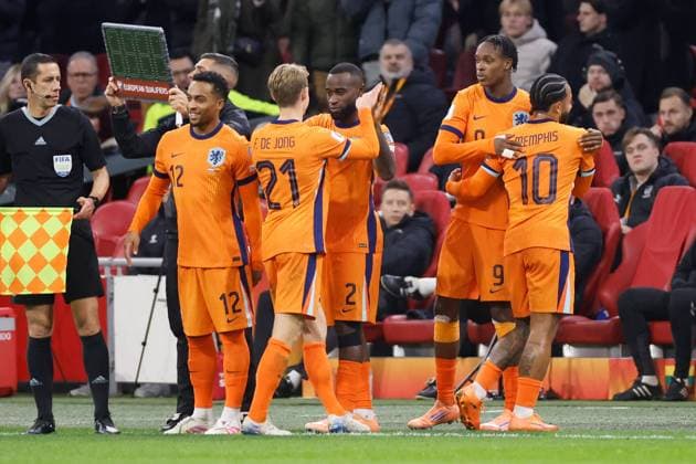 Quinten Timber of the Netherlands, Frenkie de Jong of the Netherlands, Lutsharel Geertruida of the Netherlands, Emmanuel Emegha of the Netherlands, Memphis Depay of the Netherlands Netherlands v Lithuania, FIFA World Cup, WM, Weltmeisterschaft, Fussball 2026 Qualifier, Netherlands v Lithuania, Johan Cruijff Arena, November 17, 2025, Amsterdam, Netherlands.