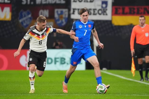 Leo Sauer Slovakia, Slovakia, 07 vs Joshua Kimmich Germany Germany Leipzig 17 11 2025 Germany vs Slovakia, World Cup Qualification, Matchday 6