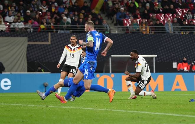 17 11 2025, xtgx, Football World Cup Qualification 2026, Germany Slovakia v l Ridle Baku German National Football Team DFB , Adam Obert Slovakia Goal scored, scored the goal to 5 0 DFL DFB REGULATIONS PROHIBIT ANY USE OF PHOTOGRAPHS as IMAGE SEQUENCES and or QUASI VIDEO Leipzig