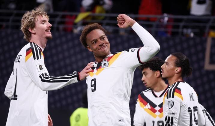 Leipzig, 17 11 2025, Red Bull Arena, Soccer, World Cup Qualification , BR Germany vs Slovakia , In the picture Goal for Germany Assan Ouedraogo 9, DEU scores to 6 0 and cheers with teammates Nick Woltemade 11, DEU , Picture Point