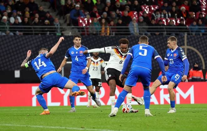 17 11 2025, xtgx, Football World Cup Qualification 2026, Germany Slovakia v l Milan Skriniar Slovakia , Adam Obert Slovakia , Forzan Assan Quedraogo German Football National Team DFB , Lubomir Satka Slovakia , Tomas Rigo Slovakia Goal scored, scored the goal to 6 0 DFL DFB REGULATIONS PROHIBIT ANY USE OF PHOTOGRAPHS as IMAGE SEQUENCES and or QUASI VIDEO Leipzig