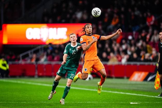 World Cup qualification: The Netherlands v Lithuania Amsterdam - Paulius Golubickas of Lithuania, Nathan Ake of The Netherlands during the qualification match for the World Cup 2026. The match is set between The Netherlands and Lithuania at Johan Cruyff Arena on 17 November 2025 in Amsterdam, The Netherlands. (VK Sportphoto Yannick Verhoeven) Copyright: xYannickxVerhoevenx