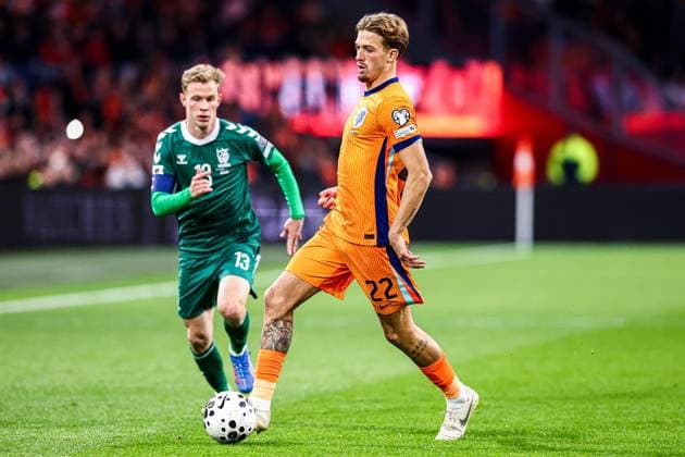 2025-11-17 Netherlands v Lithuania - UEFA World Cup Qualification match AMSTERDAM, NETHERLANDS - NOVEMBER 17: Luciano Valente of Netherlands dribbles during the UEFA World Cup Qualification match match between Netherlands and Lithuania at Johan Cruijff ArenA on November 17, 2025 in Amsterdam, Netherlands. Amsterdam Johan Cruijff ArenA Netherlands Content not available for redistribution in The Netherlands directly or indirectly through any third parties. Copyright: xPieterxvanxderxWoudex