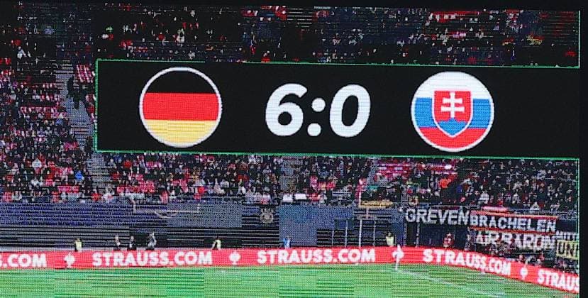 Germany Slovakia World Cup Qualification Leipzig, 17 11 2025, Red Bull Arena, Soccer, World Cup Qualification , BR Germany DEU vs Slovakia SVK 6 0 4 0 , In the picture final result on the scoreboard , Picture Point