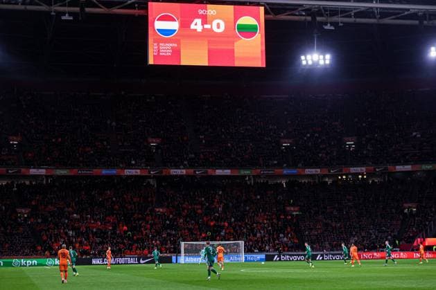 2025-11-17 Netherlands v Lithuania - UEFA World Cup Qualification match AMSTERDAM, NETHERLANDS - NOVEMBER 17: scoreboard showing the 4-0 scoreline during the UEFA World Cup Qualification match match between Netherlands and Lithuania at Johan Cruijff ArenA on November 17, 2025 in Amsterdam, Netherlands. Amsterdam Johan Cruijff ArenA Netherlands Content not available for redistribution in The Netherlands directly or indirectly through any third parties. Copyright: xPieterxvanxderxWoudex