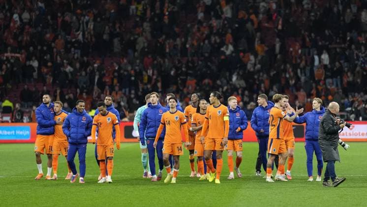 AMSTERDAM, 17-11-2025, Johan Cruijff ArenA , season 2025 2026 , FIFA World Cup, WM, Weltmeisterschaft, Fussball Qualifier football , match between The Netherlands and Lithuania. Pictures shows Netherlands acknowledges the fans 4-0 Netherlands - Lithuania  x32077653x Copyright: